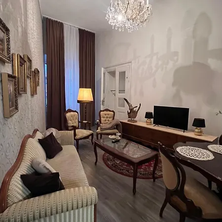 Apartment Csaky Palace 111