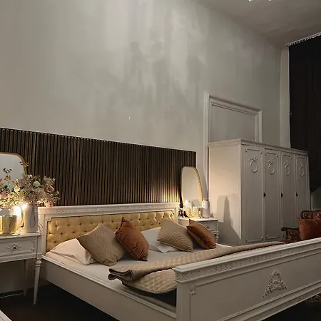 Csaky Palace 111 Apartmán